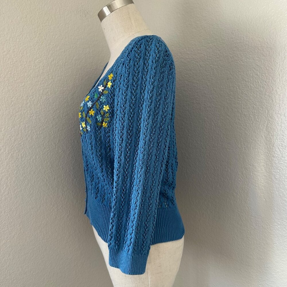 Anthropologie Guinevere Crochet Knit Cardigan V Neck Floral Embroidered Boho Blu - Picture 4 of 11